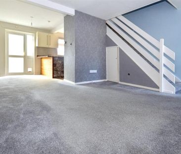 2 bedroom end of terrace house to rent - Photo 1