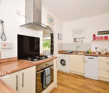 4 bedroom detached house to rent - Photo 2