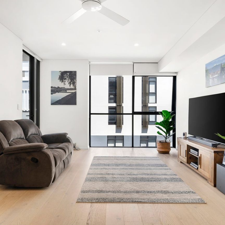 Two-Bedroom Apartment in a Prime Location - Photo 1