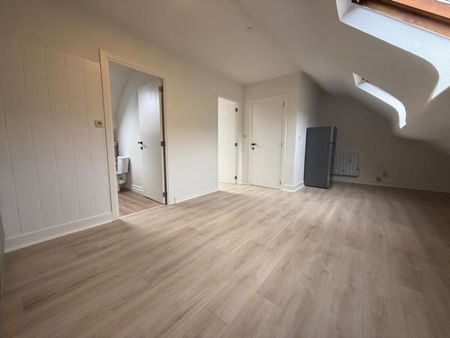 LOUE !!! Penthouse 1ch de +/- 40m² - Forest - Foto 3