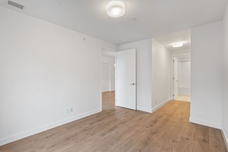 For Lease - 1075 Queen Street Unit# 304, Toronto, Ontario - Photo 2