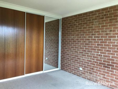 Quiet 2 Bedroom Unit - Photo 2