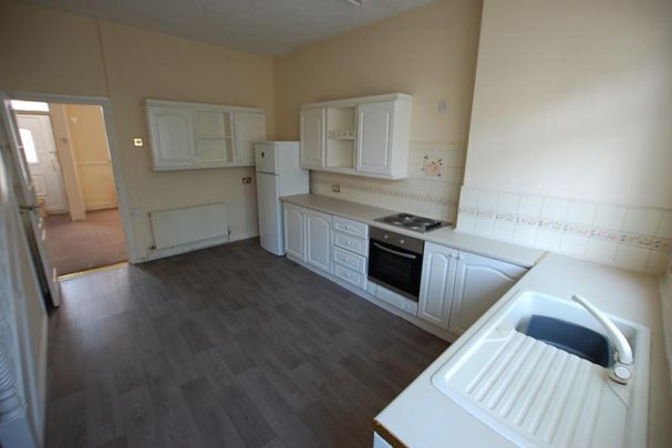 2 bedroom terraced house to rent - Photo 1