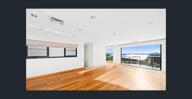 COASTAL LUXURY LIVING IN VAUCLUSE WITH AMPLE ACCOMODATION - Photo 1