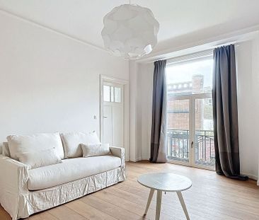 Appartement te huur in Elsene voor € 1.250 met 1 slaapkamer - Photo 2