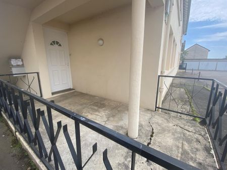 Location Appartement 3 pièces 54m² LE CREUSOT 71200 - Photo 2