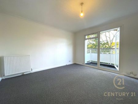 4 bedroom apartment to rent - Photo 2