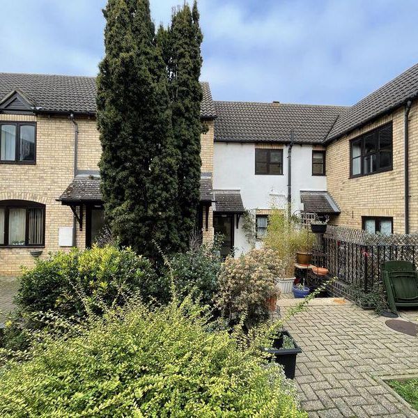 2 bedroom maisonette to rent - Photo 2