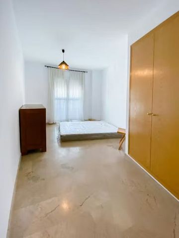 Carrer de les Illes Canàries, Valencia, Valencian Community 46023 - Photo 3