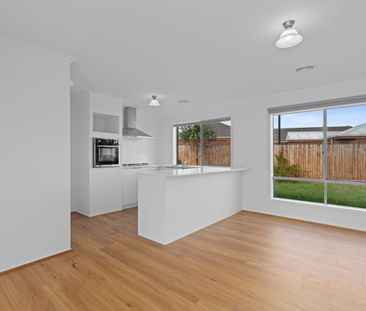 WELCOME TO YOUR NEXT HOME IN LARA - Photo 5