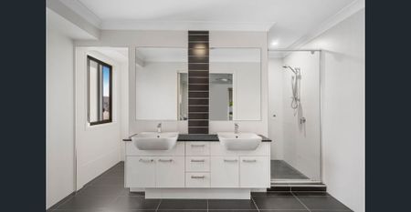 SPACIOUS HOME WITHIN THE COVA ESTATE - Photo 2