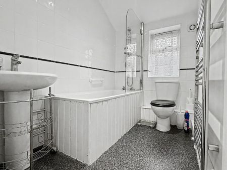 2 bedroom terraced house to rent - Photo 4