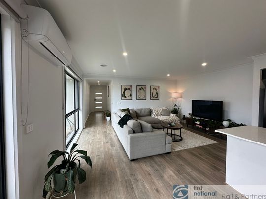 7 Redmill Terrace, Cranbourne East - Photo 1