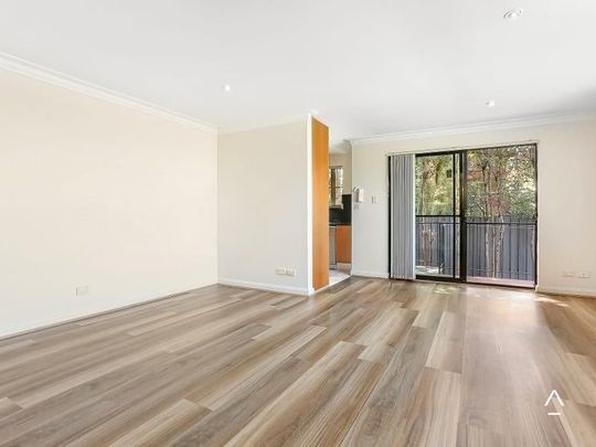 The Perfect Three Bedroom Townhouse - Photo 1