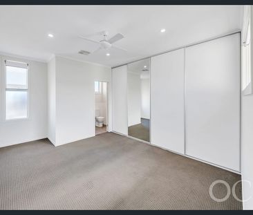 Open the Door to Low-Maintenance Living with a Private Courtyard & ... - Photo 4