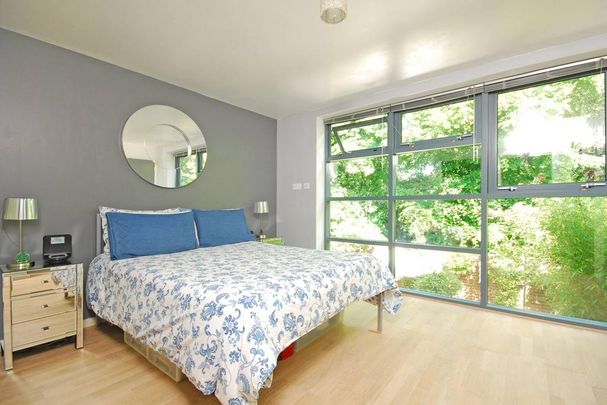 3 bedroom end of terrace house to rent - Photo 1