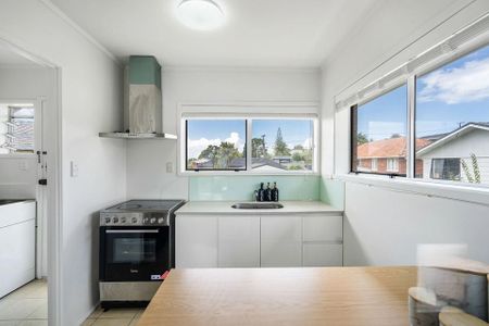 Furnished 2 bedroom unit - Photo 2