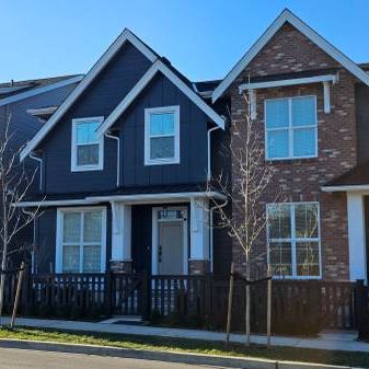 Newly built duplex in Roots, West Langley!! (Willoughby Heights) - Photo 1