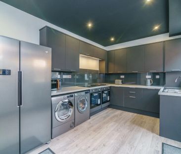 To Rent Louise Street, **Available From August 2025 - 6 Bedrooms**,... - Photo 4