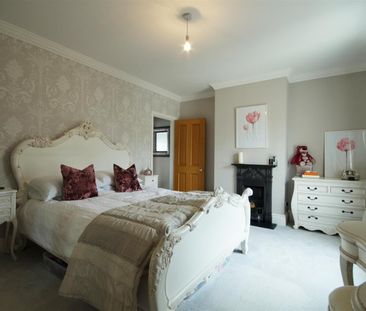 A 2 Bedroom House in Leckhampton GL53 0EJ - Photo 4