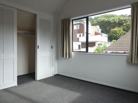 Sunny and Tidy 2 Bedroom Townhouse - Photo 5