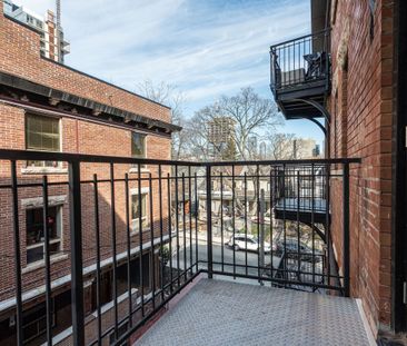 160 Huron Street - Photo 2