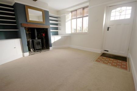 2 Bedroom House - Terraced To Let - Photo 4