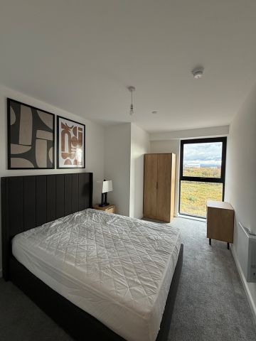 3 Bed Penthouse, Berkeley Square, M5 - Photo 3