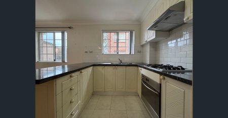 Tightly held complex | Convenient location (Access from Milton Street side) - Photo 4