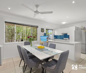 SPACIOUS LOWSET VILLA WITH LARGE YARD IN BEAUTIFUL BIRKDALE - Photo 3