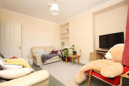 4 bedroom house to rent - Photo 2