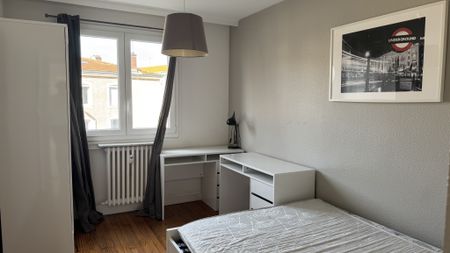 SAINT ETIENNE SECTEUR CHATEAUCREUX A LOUER T3 MEUBLÉ de 57m2 - Photo 4