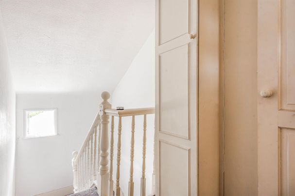 Thornton Avenue, London - Photo 1