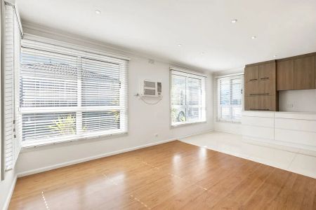 “METERS TO CHELSEA BEACH | LIFESTYLE & CONVENIENCE!” - Photo 5