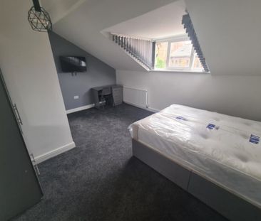3 Bed - Flat 2, 47 Clarendon Road, Woodhouse, Leeds - LS2 9NZ - Stu... - Photo 3