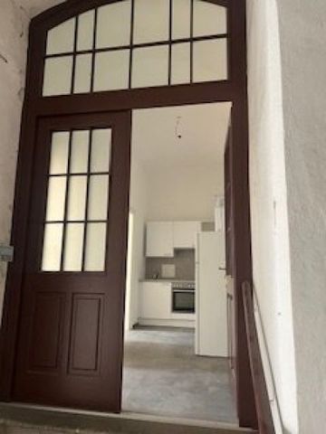 Altbauschönheit: WG-HIT - 60m² Wohnung, 3 Zimmer getrennt begehbar, hohe Räume, gepflegt, HP, Gas Etagenheizung- UNINÄHE! Ab sofort zu vermieten - Photo 3