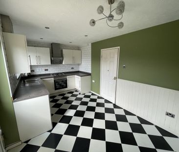 Modern 3-bed end town house in a sought-after Derby location. Spaci... - Photo 5