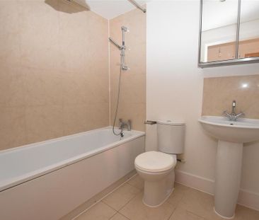 2 bedroom apartment to rent - Photo 3