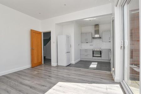 9 Crawfordsburn Road, Bangor, BT20 3QT - Photo 4