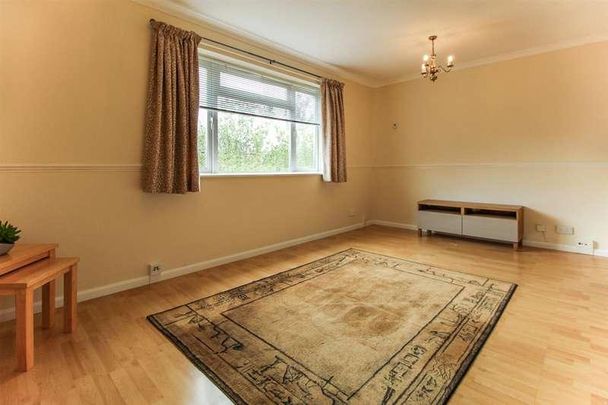 Weekes Drive, Cippenham, SL1 - Photo 1