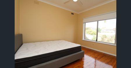 Quiet Cul-De-Sac Living - Photo 5