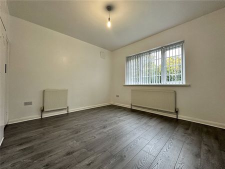 6, Sandringham Way, Leeds, West Yorkshire, LS17 8BX - Photo 4