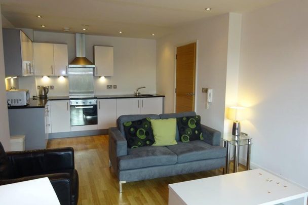 1 bedroom flat to rent - Photo 1