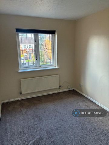 3 bedroom semi-detached house to rent - Photo 3