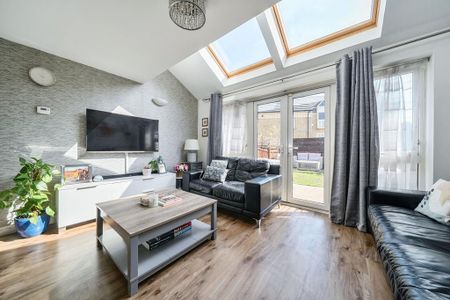 4 bedroom terraced house to rent - Photo 4