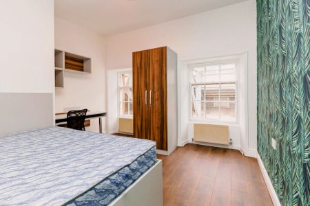 Flat 3-Bedroom D - Photo 3