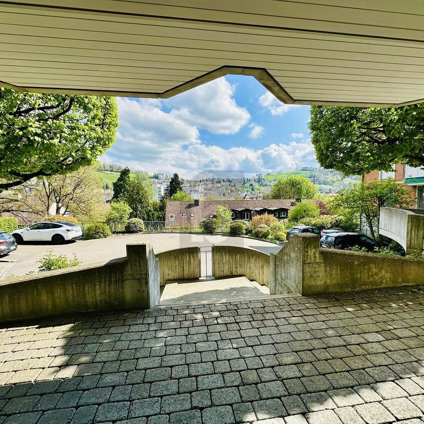 STILVOLL UND ELEGANT MIT AUSSICHT - Photo 1