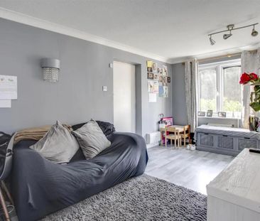 Butlers Court, High Wycombe - Photo 1