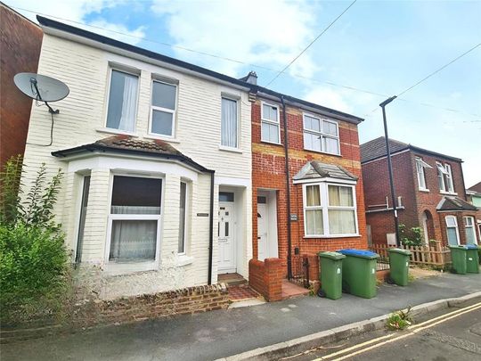 4 bedroom terraced house to rent - Photo 1