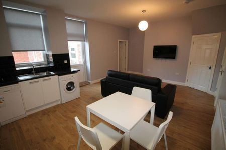 2 bedroom flat to rent - Photo 3